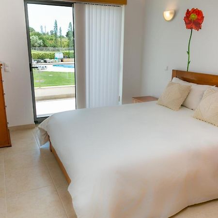 Sunny Villa Facing The Swimming Pool Fontainhas  외부 사진