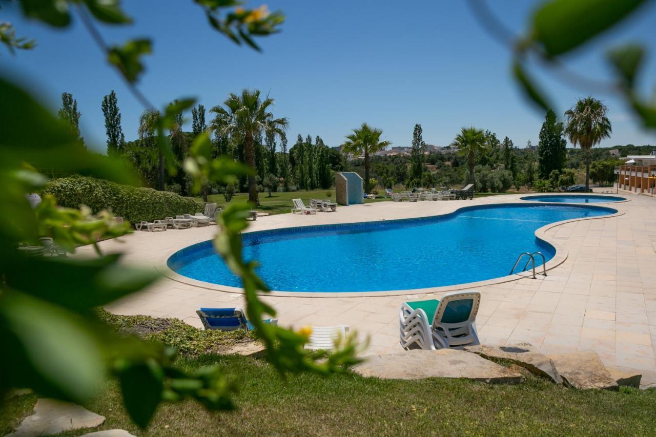 Sunny Villa Facing The Swimming Pool Fontainhas  외부 사진